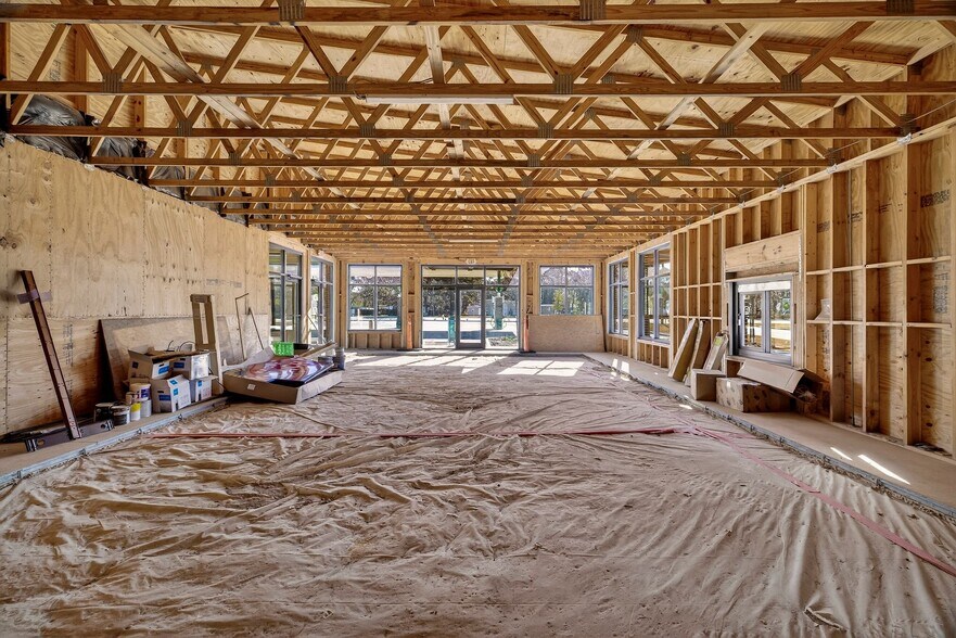 More Photos Of 5652 Ogeechee Rd, Savannah General Retail For Lease