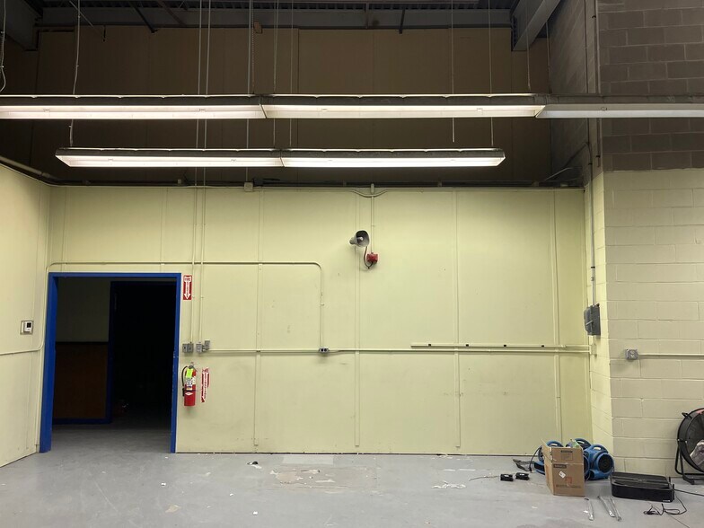 More Photos Of 777-785 Main St, Lewiston Warehouse For Lease