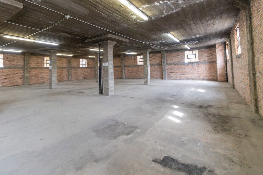 More Photos Of 902 S 1st Ave, Pocatello Distribution For Lease