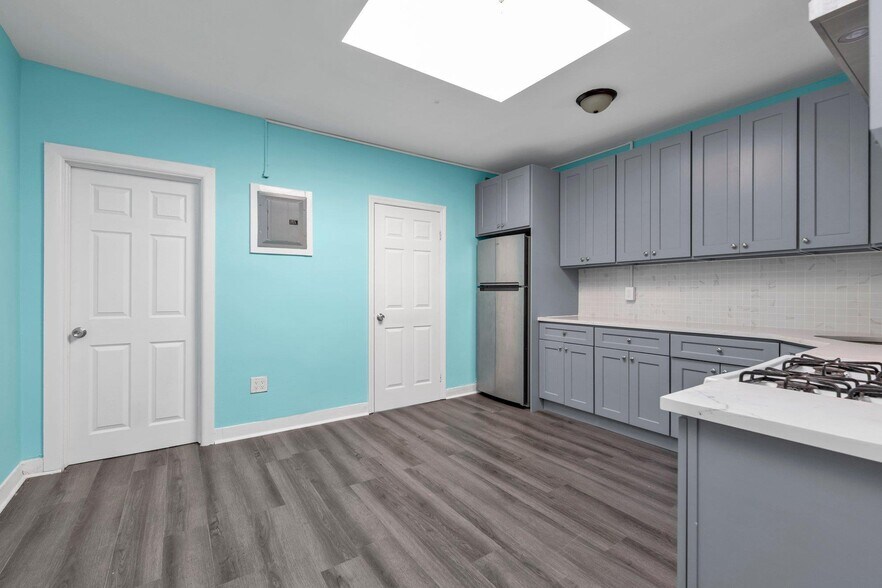 More Photos Of 13411 Liberty Ave, South Richmond Hill Storefront Retail Residential For Sale