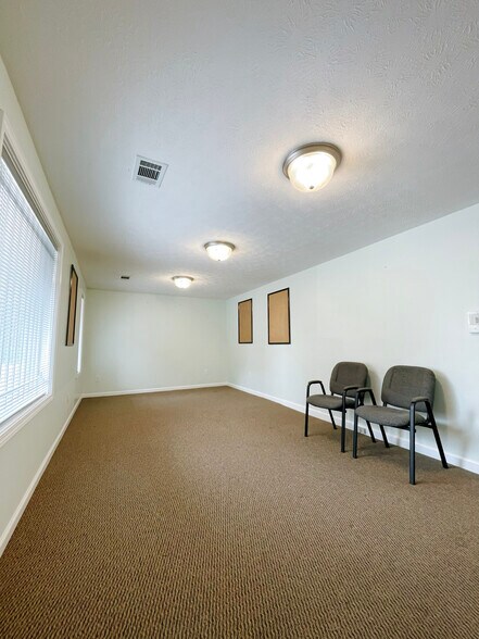 More Photos Of 5940 Hodges Dr, Columbus Office Residential For Sale