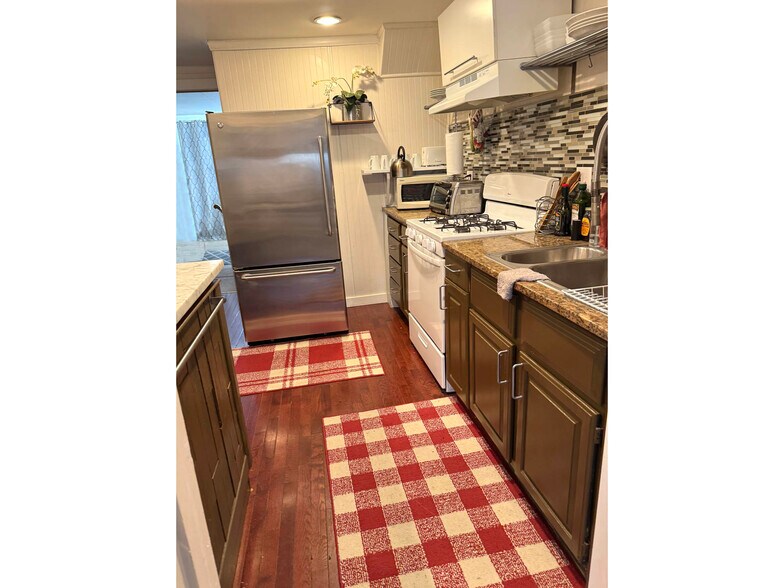 More Photos Of 919 S Charles St, Baltimore Storefront Retail Residential For Sale