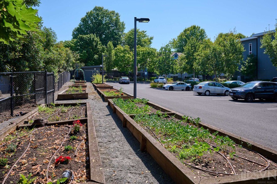 More Photos Of 8719 SE Monterey Ave, Happy Valley Apartments For Sale