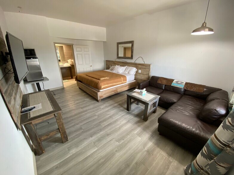 More Photos Of 18088 Highway 395, Lakeview Hospitality For Sale