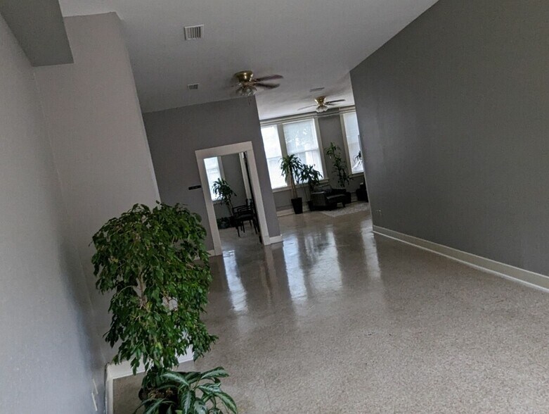 More Photos Of 301 W Capitol St, Jackson Office For Lease