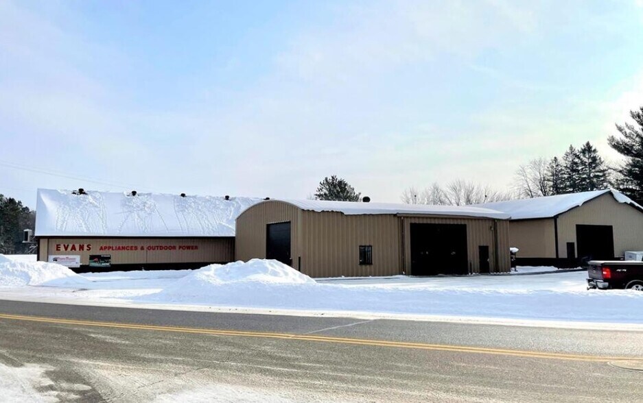 More Photos Of 600 Superior Ave, Randall Showroom For Sale