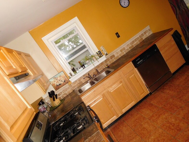 More Photos Of 2038 Grant Ave, Philadelphia Specialty For Sale