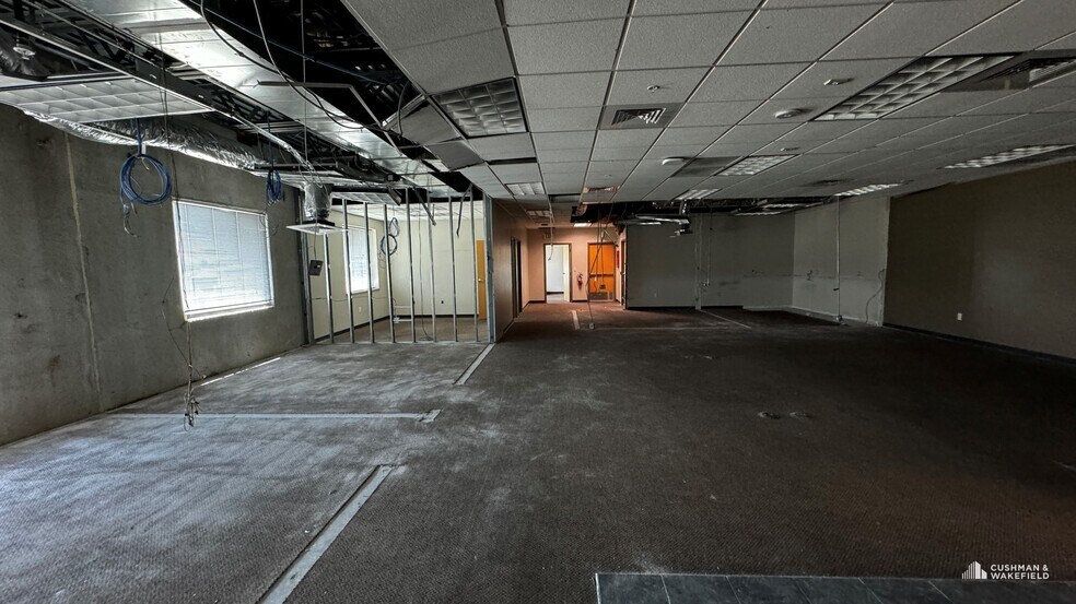 More Photos Of 31815 Great Western Dr, Windsor Manufacturing For Lease