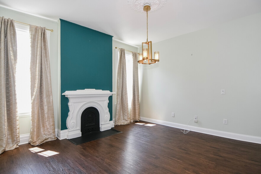 More Photos Of 93-97 Broad St, Middletown Office For Sale