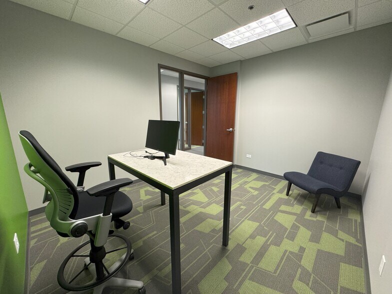 More Photos Of 4200 Cantera Dr, Warrenville Office For Sale