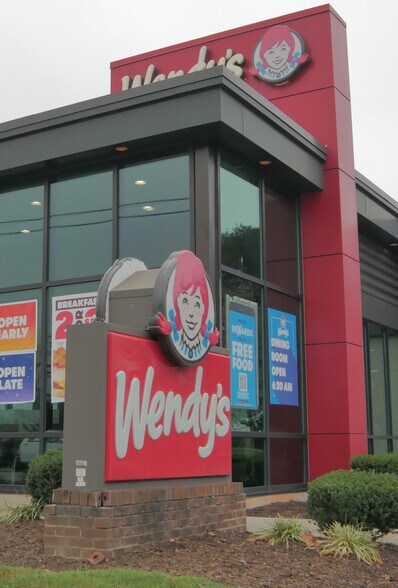 More Photos Of 4805 W Market St, Greensboro Fast Food For Sale