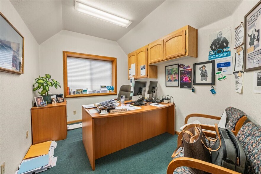 More Photos Of 41609 Big Bear Blvd, Big Bear Lake Office For Sale