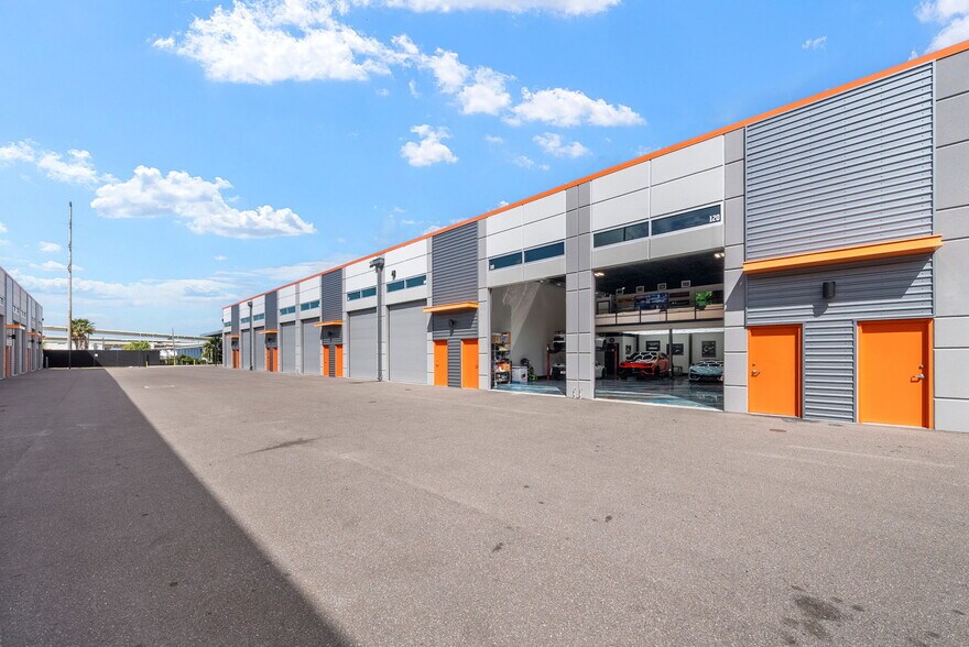 More Photos Of 1111 N 34th St, Tampa Self Storage For Sale