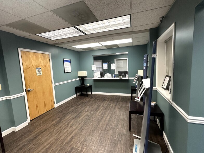 More Photos Of 11350 Pembrooke Sq, Waldorf Medical For Sale