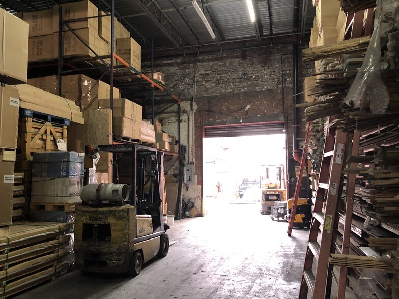 More Photos Of 582 Johnson Ave, Brooklyn Contractor Storage Yard For Lease