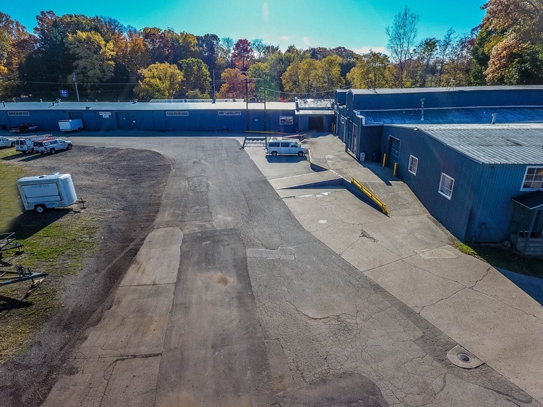 More Photos Of 622 Langley Ave, Saint Joseph Warehouse For Lease