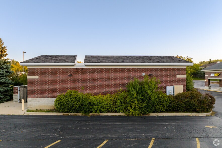 More Photos Of 1 S Sutton Rd, Streamwood Freestanding For Sale