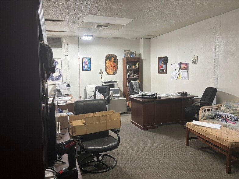 More Photos Of 2818 S Monroe St, Tallahassee Warehouse For Sale