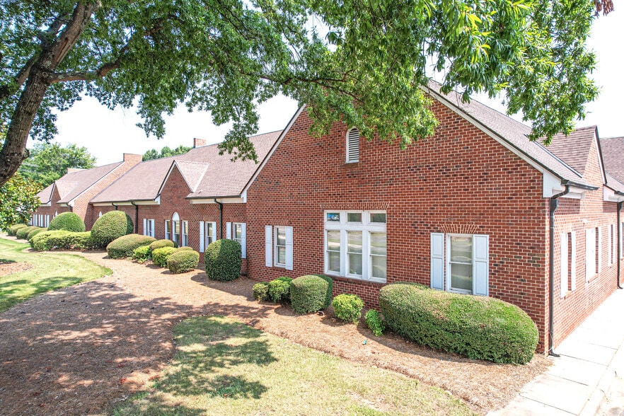 More Photos Of 101 E Matthews St, Matthews Office For Sale