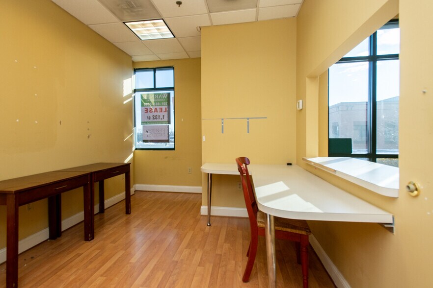 More Photos Of 75 Thomas Johnson Dr, Frederick Medical For Sale