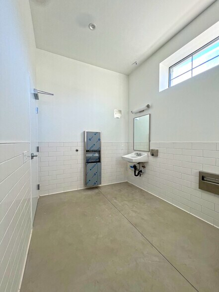 More Photos Of 433 Chapala St, Santa Barbara Storefront Retail Office For Lease