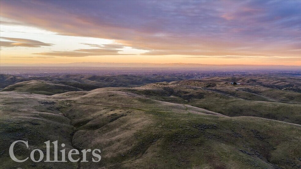 More Photos Of 1600 E Aerie Ln, Eagle Land For Sale