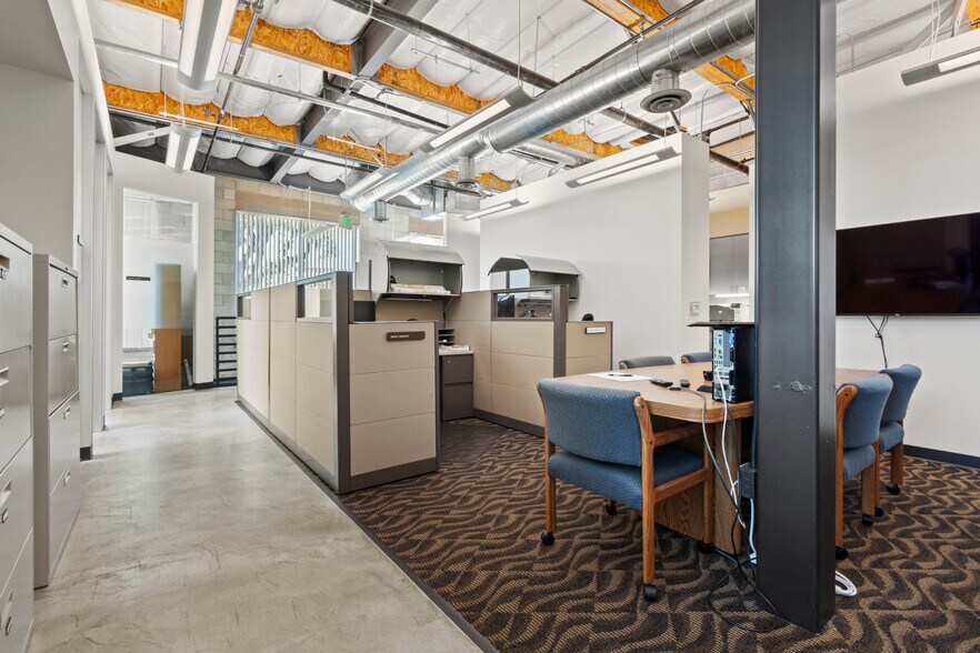 More Photos Of 8911 Research Dr, Irvine Office For Lease