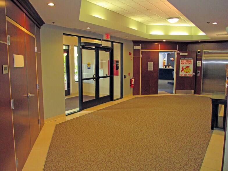 More Photos Of 51 Webb Pl, Dover Office For Sale