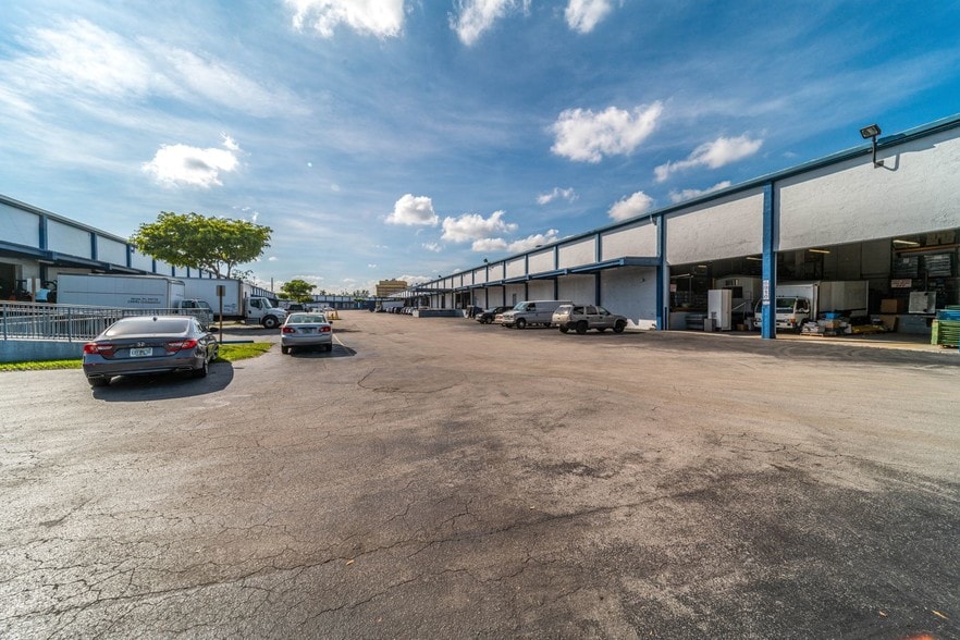 More Photos Of 6950-7190 NW 12th St, Miami Warehouse For Lease