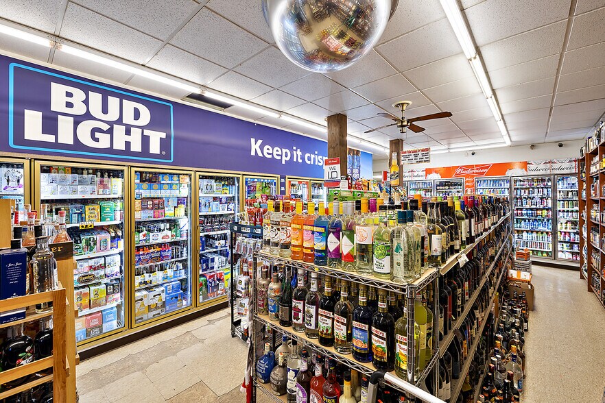 More Photos Of 3504 Palms Rd, Casco Drugstore For Sale