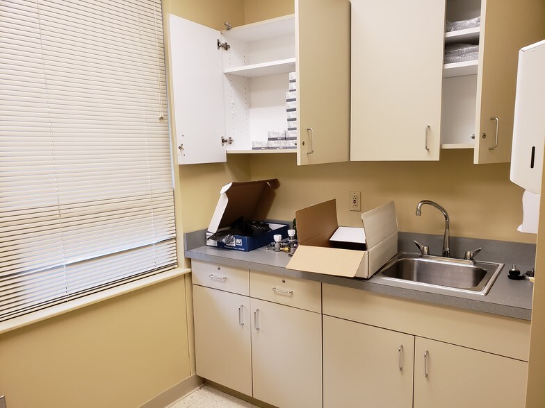 More Photos Of 1450 Parkside Ave, Ewing Medical For Lease