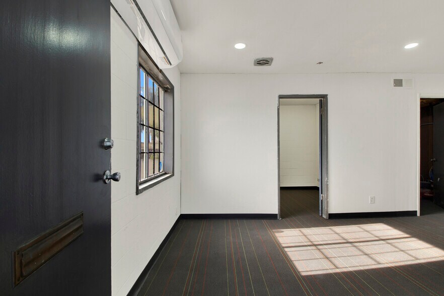 More Photos Of 5425-5435 Linda Vista Rd, San Diego Office For Lease