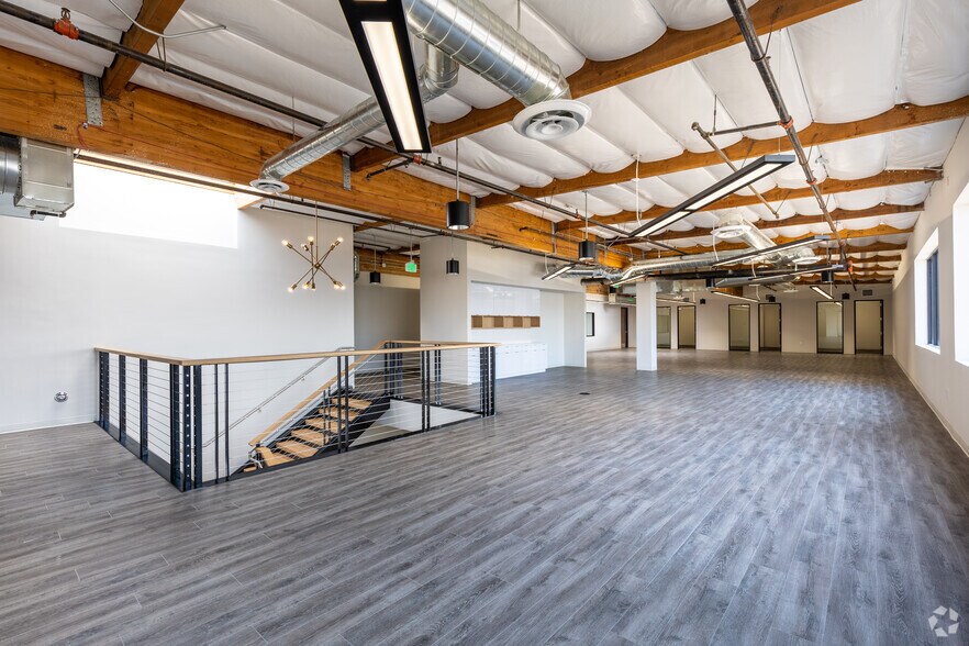 More Photos Of 2445-2460 E 12th St, Los Angeles Unknown For Lease