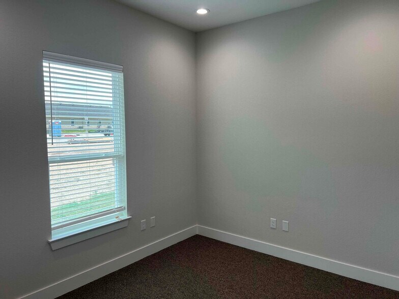 More Photos Of 2951 FM 1460, Georgetown Medical For Sale