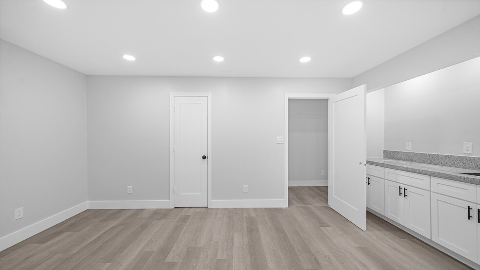 More Photos Of 2209 Highway 3, Dickinson Office Residential For Sale