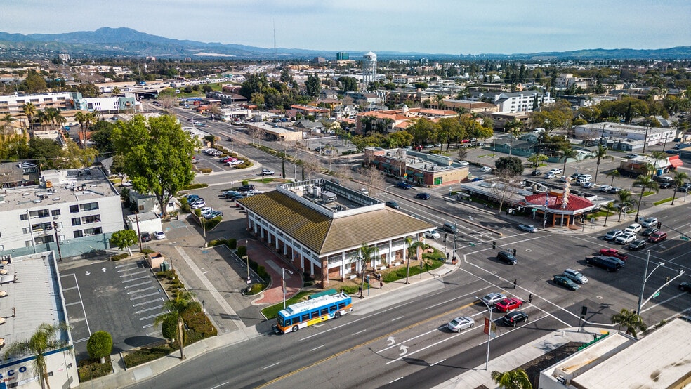 More Photos Of 1701 N Main St, Santa Ana Office For Sale