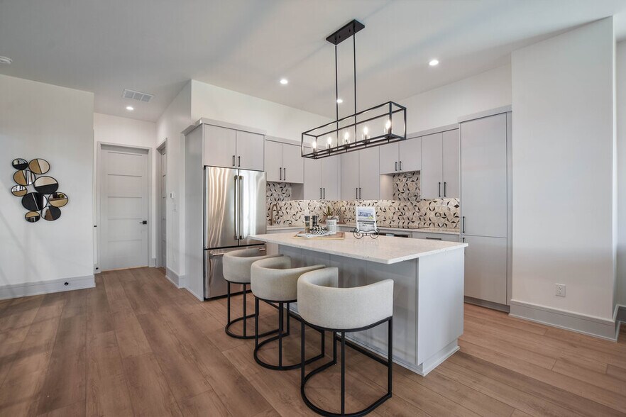 More Photos Of 1301 O Reilly Ct, Lakeway Specialty For Sale