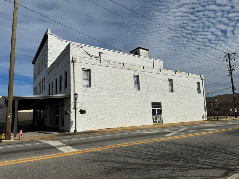 More Photos Of 102 Saint Joseph Ave, Brewton Storefront Retail Residential For Sale