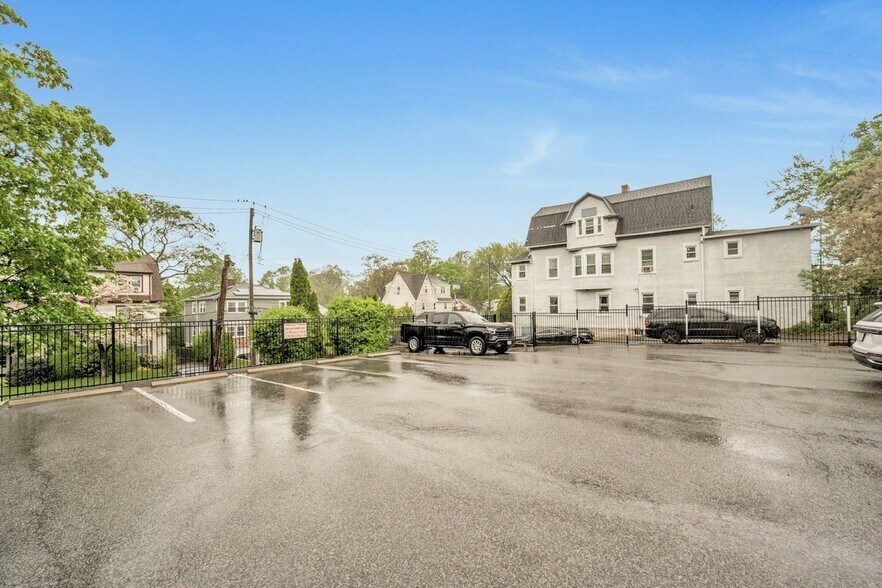 More Photos Of 433 White Plains Rd, Eastchester Storefront Retail Residential For Sale