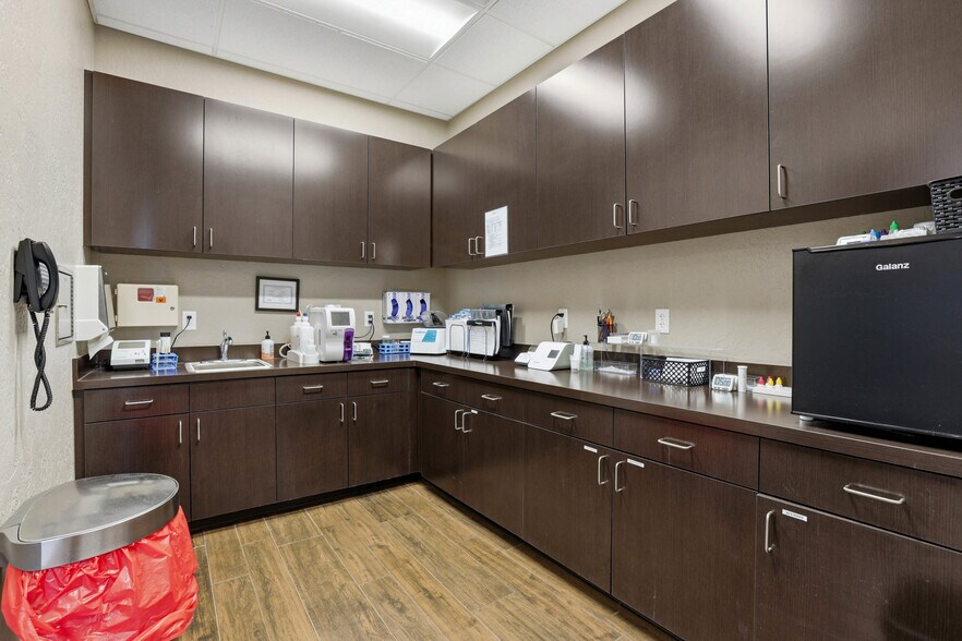 More Photos Of 2804 SW 134th St, Oklahoma City Medical For Sale