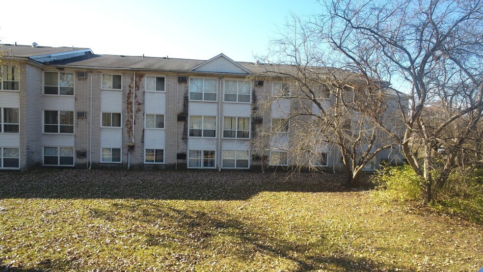 More Photos Of 23871 Fullerton St, Detroit Apartments For Sale