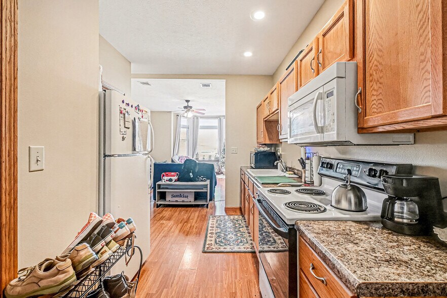 More Photos Of 418 E Coolbaugh St, Red Oak Storefront Retail Residential For Sale