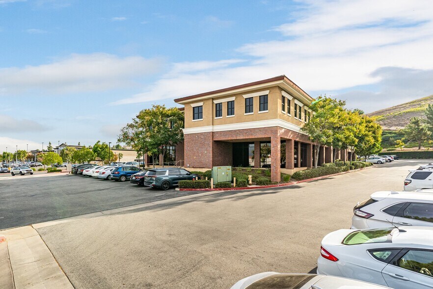 More Photos Of 15944 Los Serranos Country Club Dr, Chino Hills Coworking Space