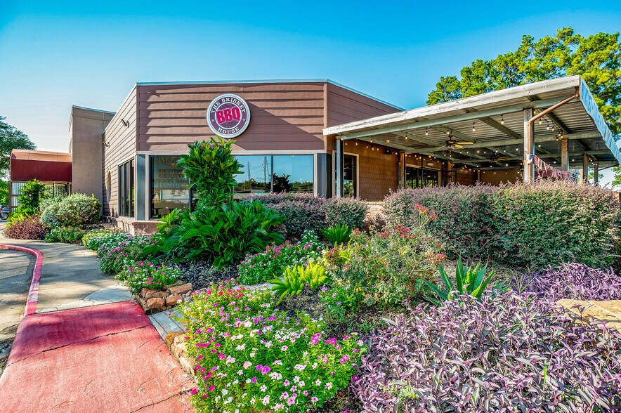 More Photos Of 3301 Cypress Creek Pky, Houston Restaurant For Lease