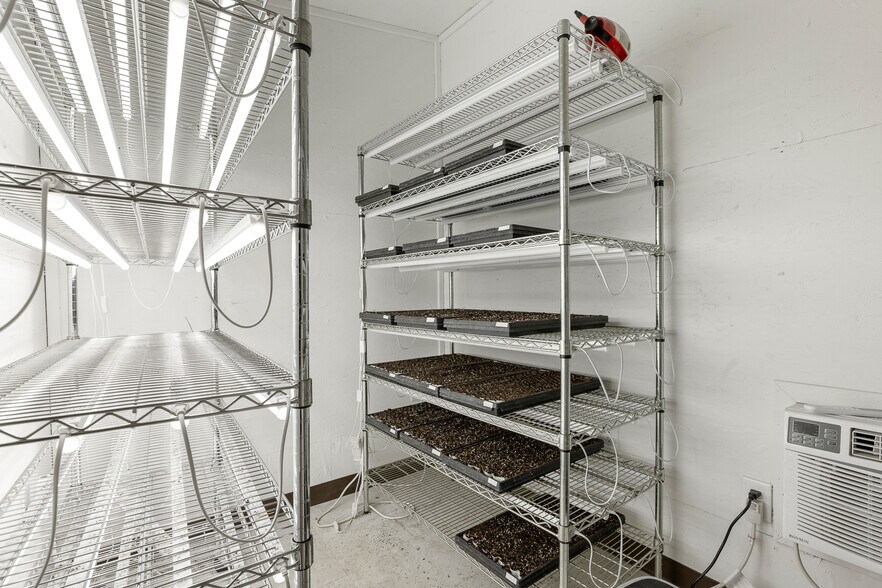 More Photos Of 6109 W Richardson Rd, Pasco Specialty For Sale