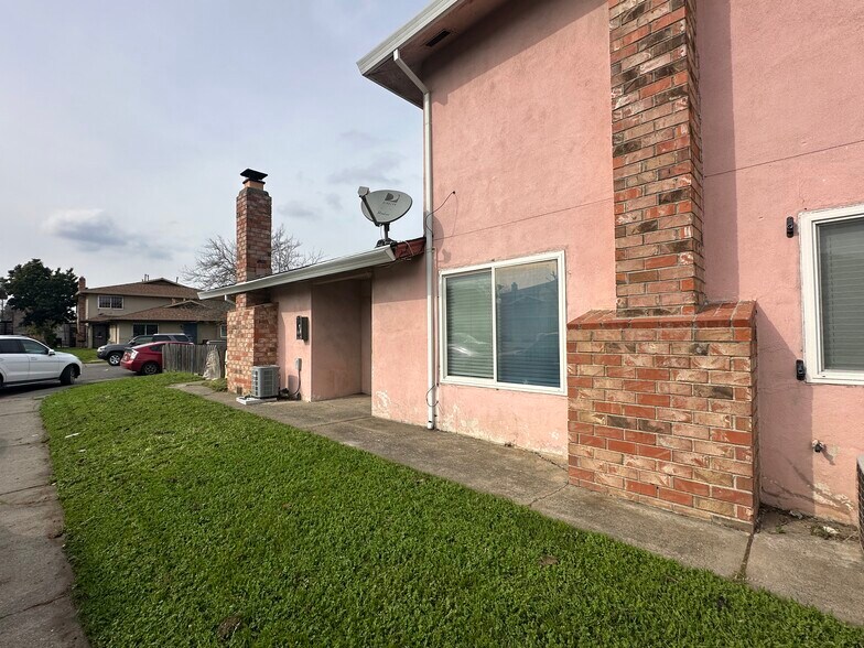 More Photos Of 67 Nedra Ct, Sacramento Apartments For Sale