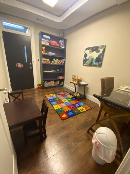 More Photos Of 220 Roanoke Ave, Riverhead Office For Lease