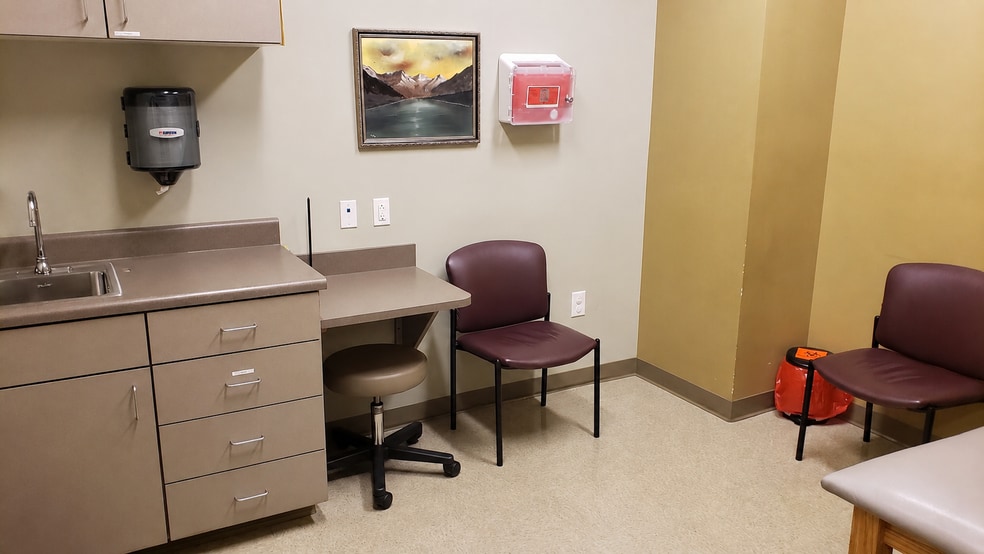 More Photos Of 400-444 Clinchfield St, Kingsport Medical For Sale