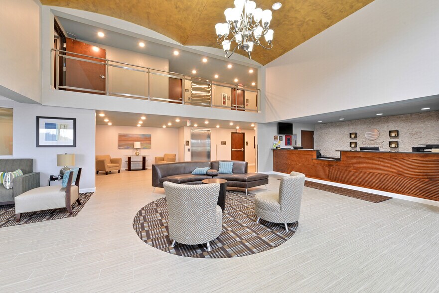 More Photos Of 3675 S 6th St, Springfield Hotel For Sale