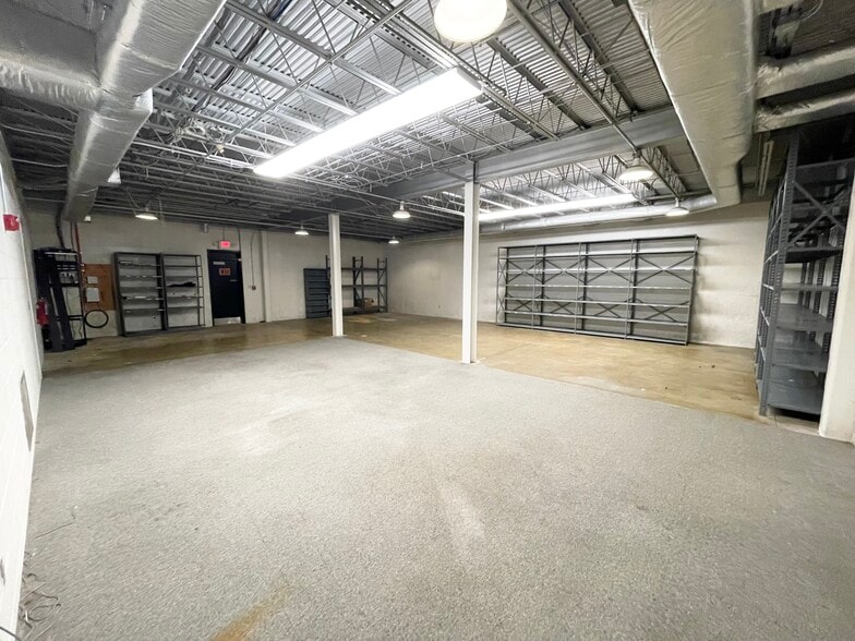 More Photos Of 1325 E Dublin Granville Rd, Columbus Bank For Sale